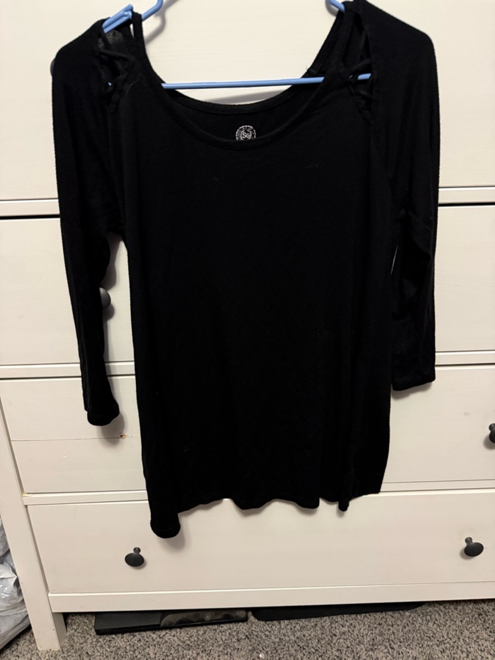 Black quarter Sleeve Ladder-Shoulder shirt